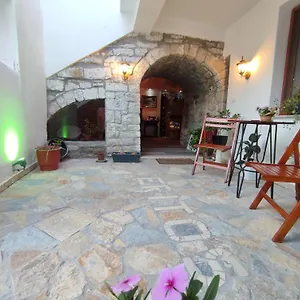 Bujtina Veritos Guest house Berat